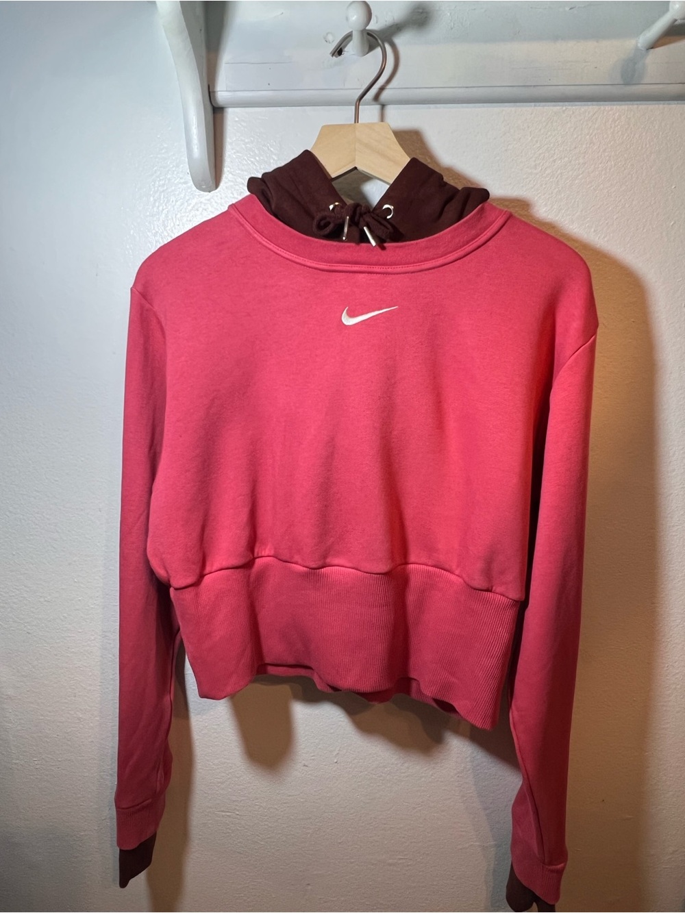 Nike Pink Cropped Contrast Women’s Hoodie Fleece Sweatshirt Sz M